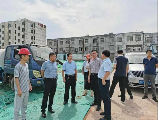 市住建局吳繼兵一行到沂水辰坤名門項目督察